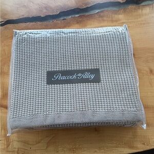Peacock Alley Gray Textured Blanket- NWT